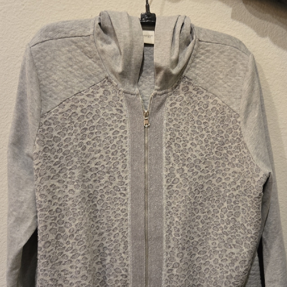 Chico's ZENERGY Light Gray Leopard Zippered Jacket with pockets